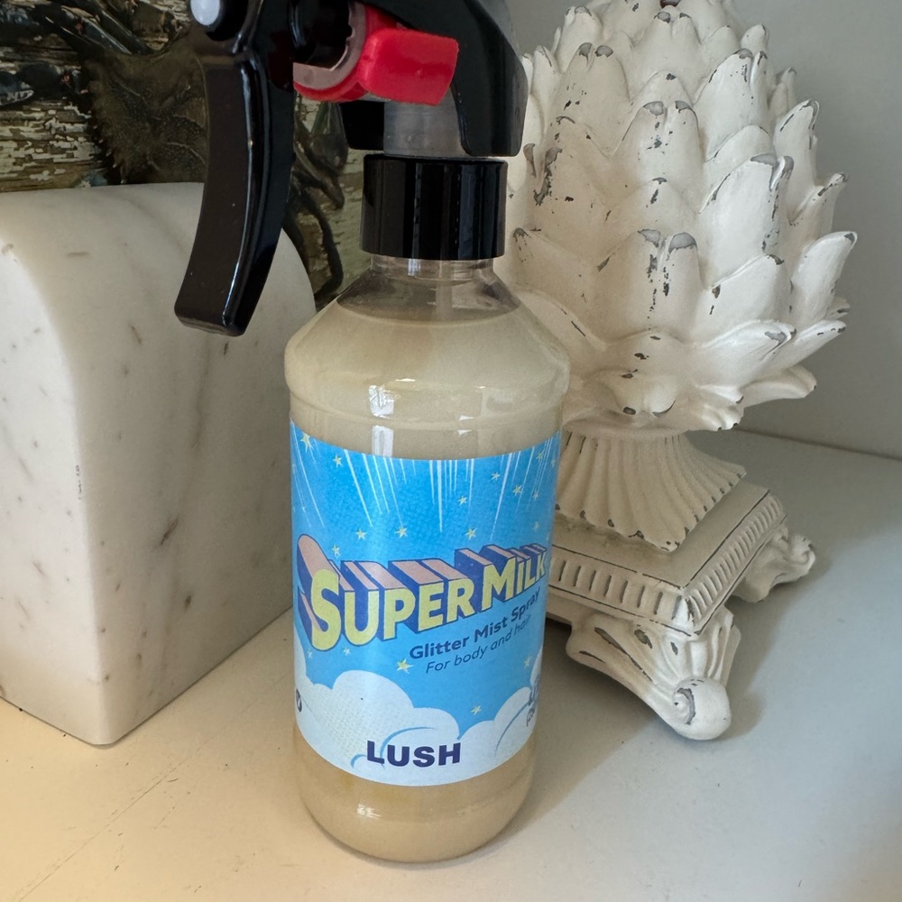 Lush Super Milk Glitter Mist Spray - Cream and Blue
